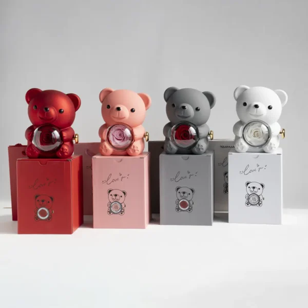 Bär mit Schmuckschublade und Rose